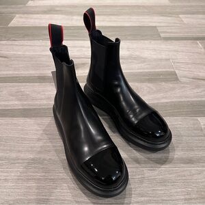 Alexander McQueen Hybrid Chelsea Boots ankle toecap black